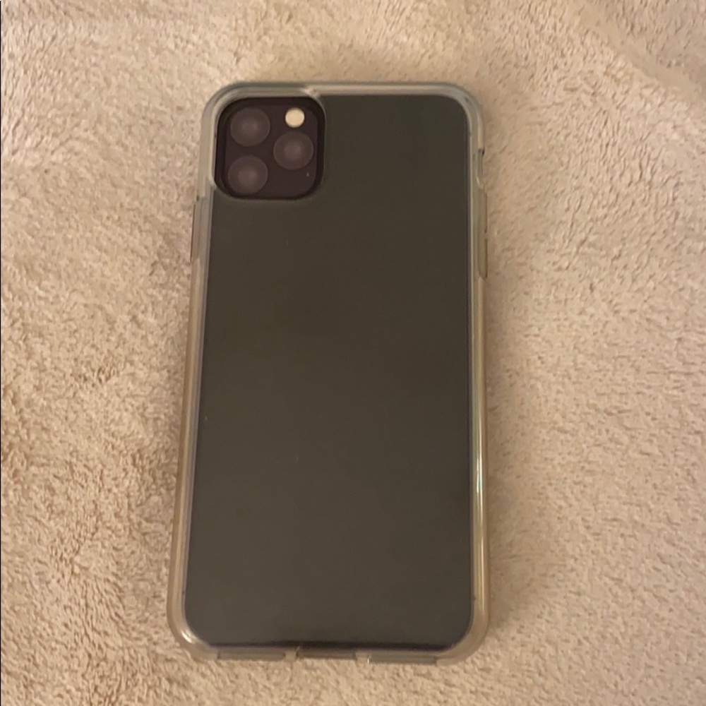 iPhone 11 Pro Max clear case great condition